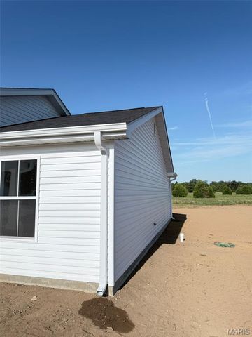 25 Perry Drive, Benton, MO 63736