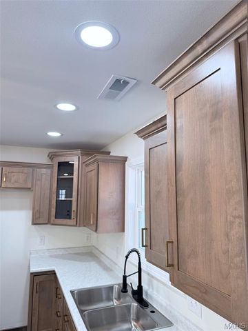 25 Perry Drive, Benton, MO 63736