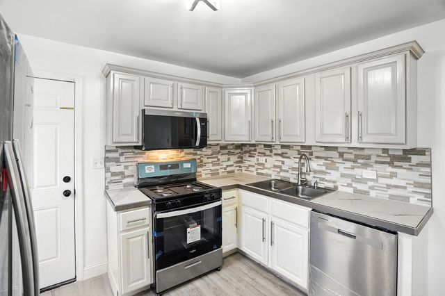 228 E 141st Street, Dolton, IL 60419