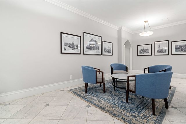 271 Dartmouth St 2I, Boston, MA 02116
