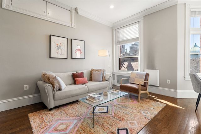 271 Dartmouth St 2I, Boston, MA 02116