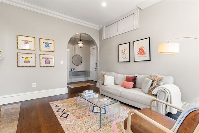 271 Dartmouth St 2I, Boston, MA 02116