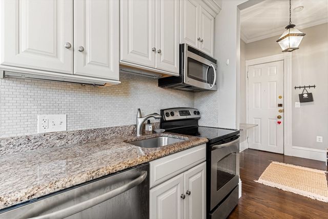 271 Dartmouth St 2I, Boston, MA 02116