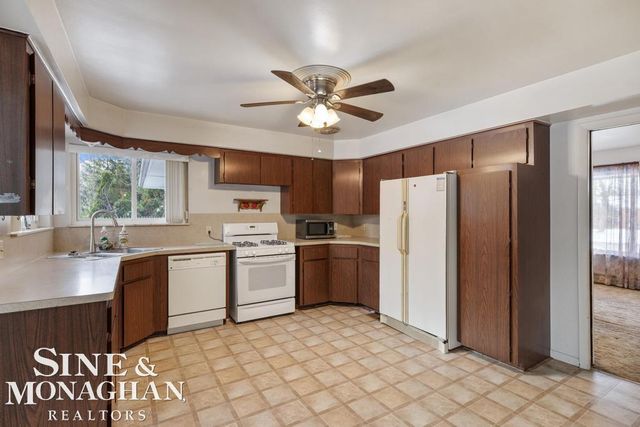 5280 Kreger Street, Sterling Heights, MI 48310