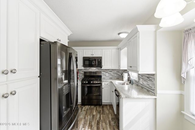 22 Thomas Street, Toms River, NJ 08753