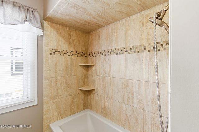 22 Thomas Street, Toms River, NJ 08753