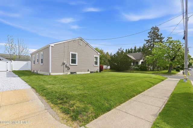 22 Thomas Street, Toms River, NJ 08753