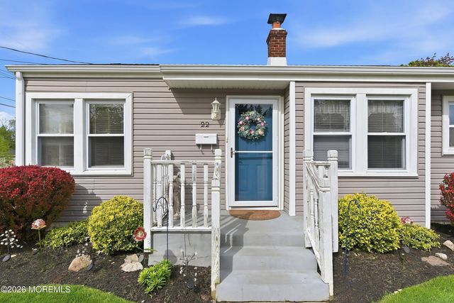 22 Thomas Street, Toms River, NJ 08753