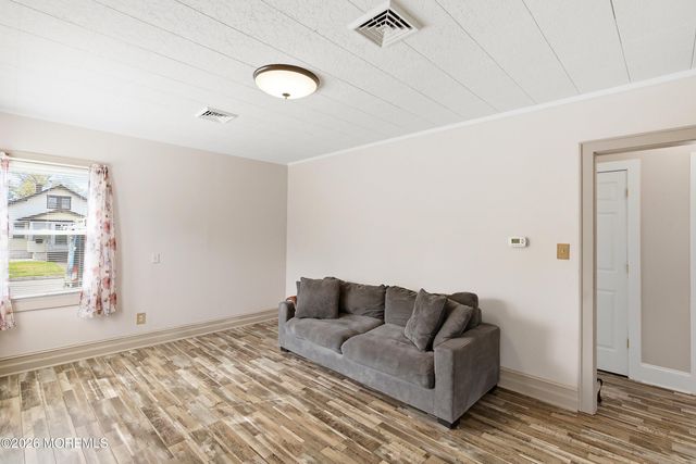 22 Thomas Street, Toms River, NJ 08753
