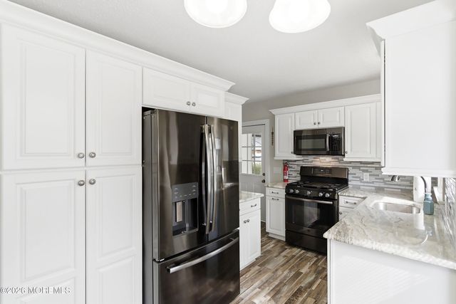 22 Thomas Street, Toms River, NJ 08753