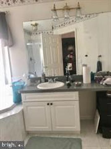 7 SHELLEY CIR, Hightstown, NJ 08520