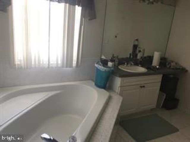 7 SHELLEY CIR, Hightstown, NJ 08520