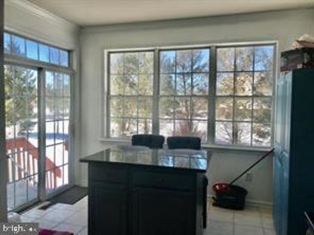 7 SHELLEY CIR, Hightstown, NJ 08520