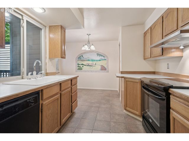 14834 Sw 109TH Ave 8, Tigard, OR 97224