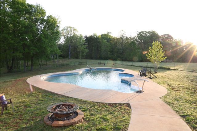 5381 Olden Porter Road, Pendleton, SC 29670