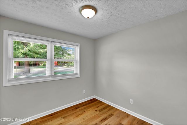 305 Kilmory Ave, Louisville, KY 40214