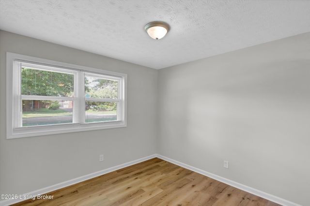 305 Kilmory Ave, Louisville, KY 40214