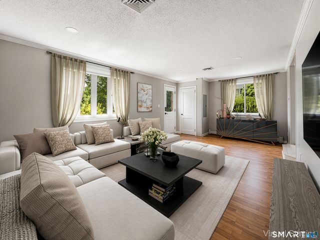 299 South Road, Farmington, CT 06032
