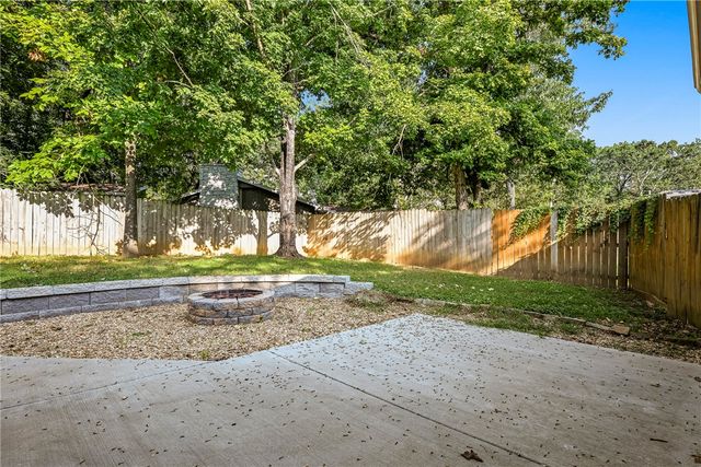 7 Bradford Drive, Bella Vista, AR 72715