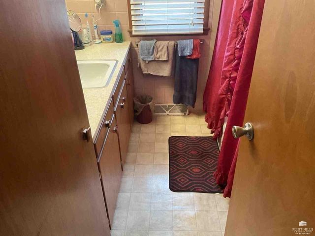 128 W Pine, Junction City, KS 66441