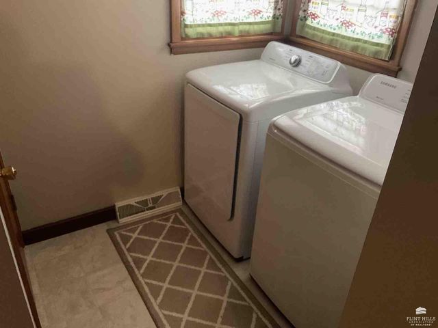 128 W Pine, Junction City, KS 66441