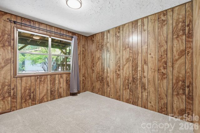 182 Saw Branch Road, Candler, NC 28715