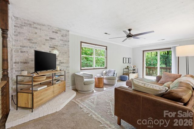182 Saw Branch Road, Candler, NC 28715