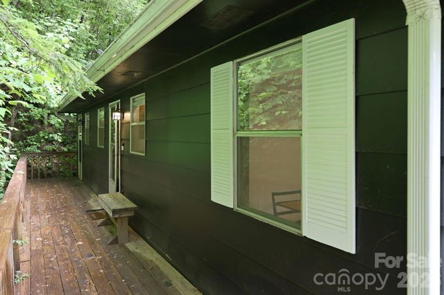 182 Saw Branch Road, Candler, NC 28715