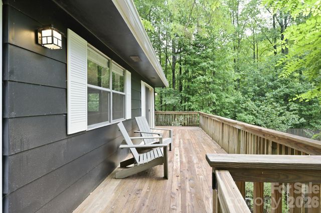 182 Saw Branch Road, Candler, NC 28715