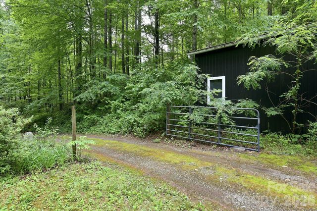 182 Saw Branch Road, Candler, NC 28715