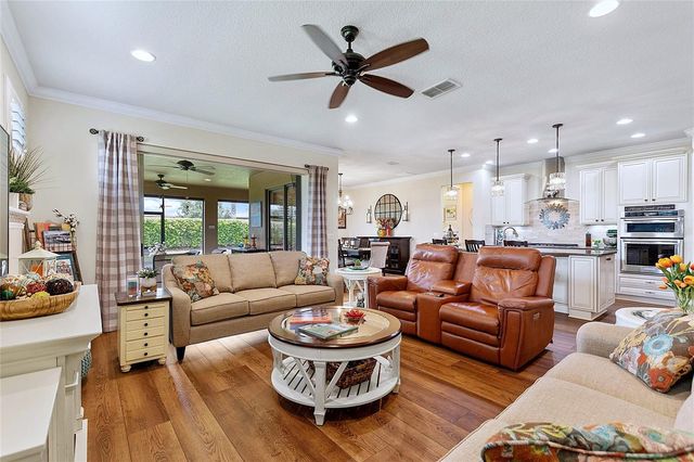 556 ZAMORA WAY, Davenport, FL 33837
