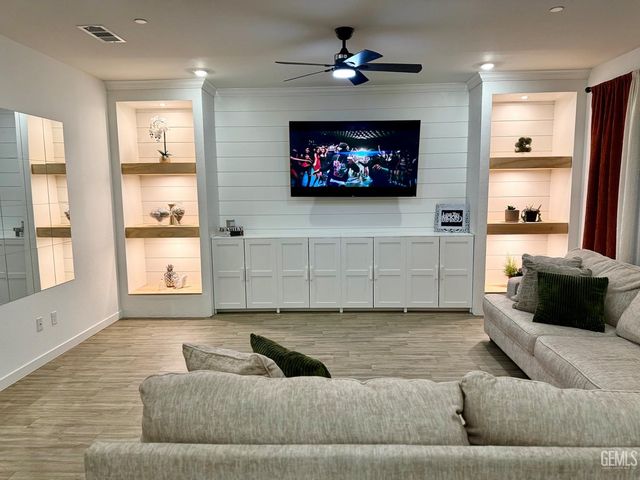 9618 Maple Terrace Lane, Shafter, CA 93263