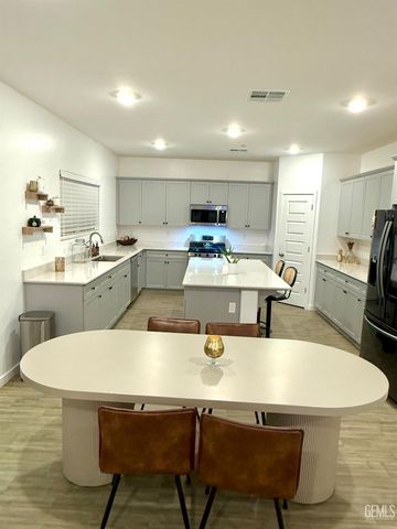 9618 Maple Terrace Lane, Shafter, CA 93263