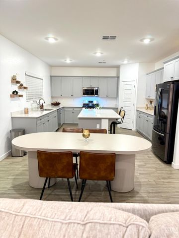 9618 Maple Terrace Lane, Shafter, CA 93263