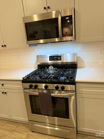 9618 Maple Terrace Lane, Shafter, CA 93263