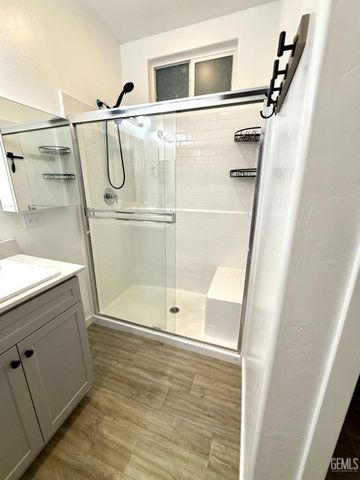 9618 Maple Terrace Lane, Shafter, CA 93263