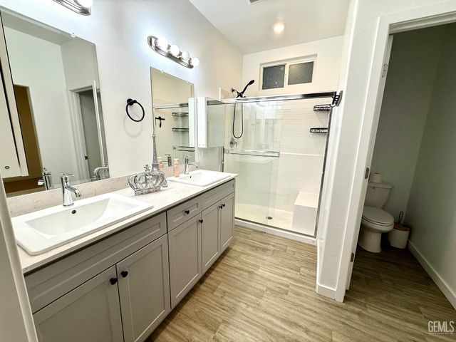 9618 Maple Terrace Lane, Shafter, CA 93263