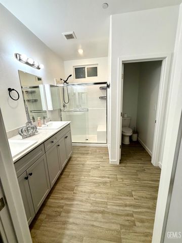 9618 Maple Terrace Lane, Shafter, CA 93263