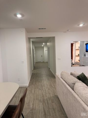 9618 Maple Terrace Lane, Shafter, CA 93263