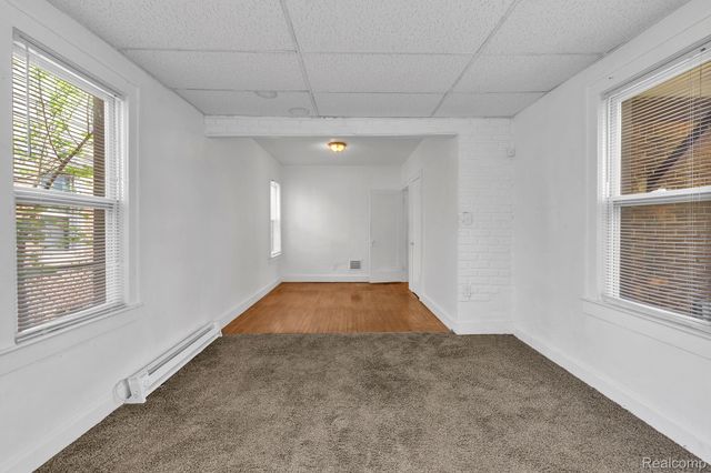 16147 Snowden Street, Detroit, MI 48235