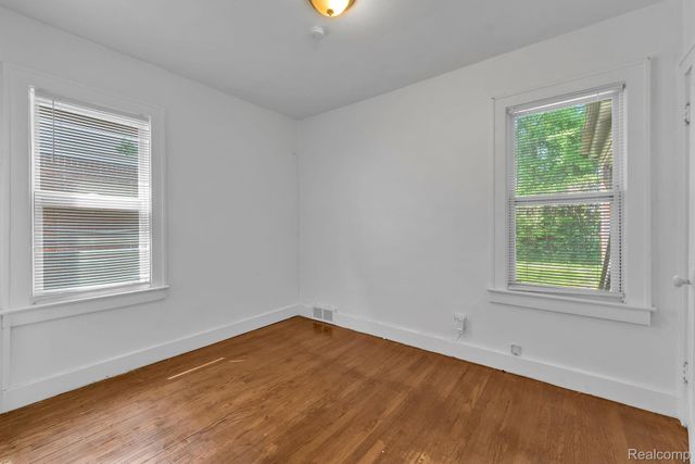 16147 Snowden Street, Detroit, MI 48235