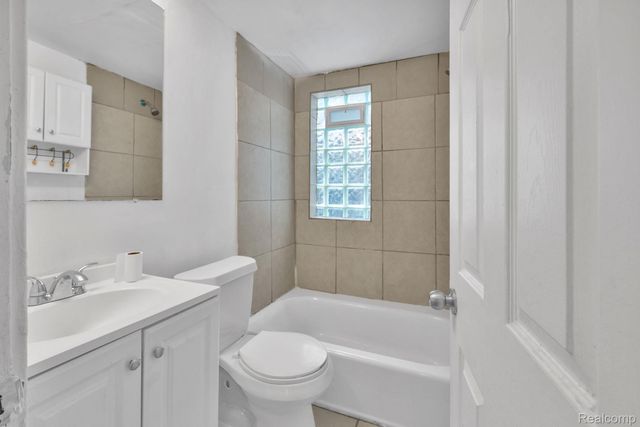 16147 Snowden Street, Detroit, MI 48235