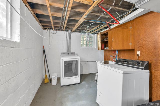 16147 Snowden Street, Detroit, MI 48235