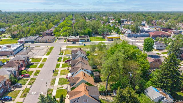 16147 Snowden Street, Detroit, MI 48235