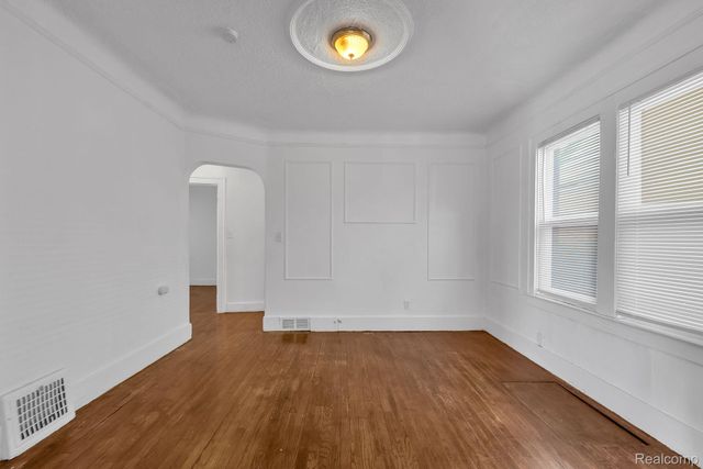 16147 Snowden Street, Detroit, MI 48235
