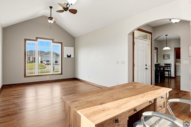 3310 SW 44th Ter, Topeka, KS 66610