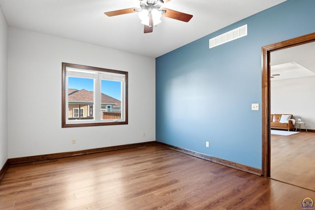 3310 SW 44th Ter, Topeka, KS 66610