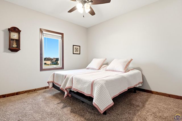 3310 SW 44th Ter, Topeka, KS 66610