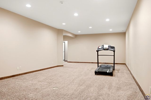 3310 SW 44th Ter, Topeka, KS 66610