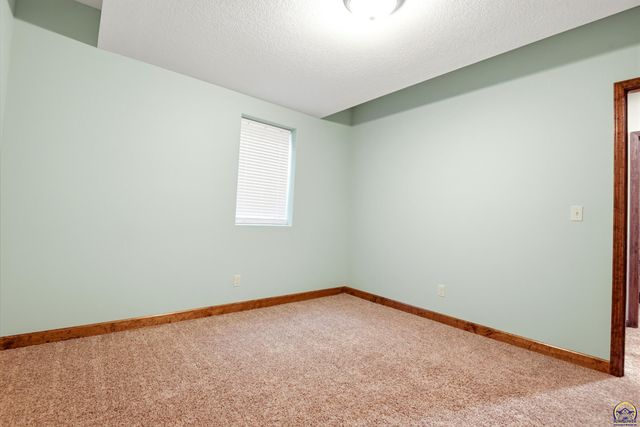 3310 SW 44th Ter, Topeka, KS 66610